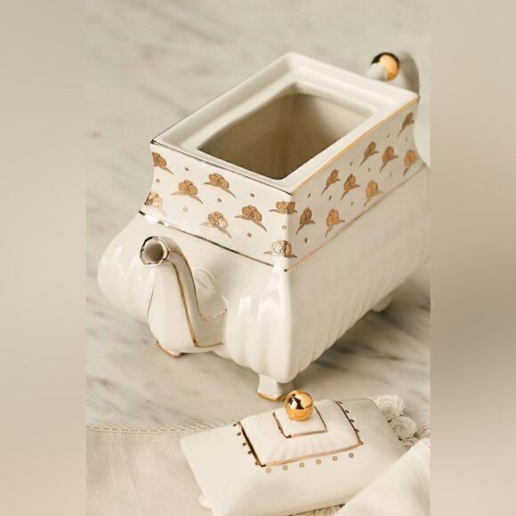 The Met x Anthropologie Stoneware Teapot New In Box  47.8 oz. 7"H - Picture 2 of 3